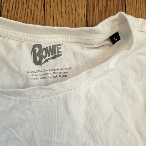 David Bowie Women's Distressed Rebel Boyfriend Fit T-Shirt Size L - Picture 3 of 6